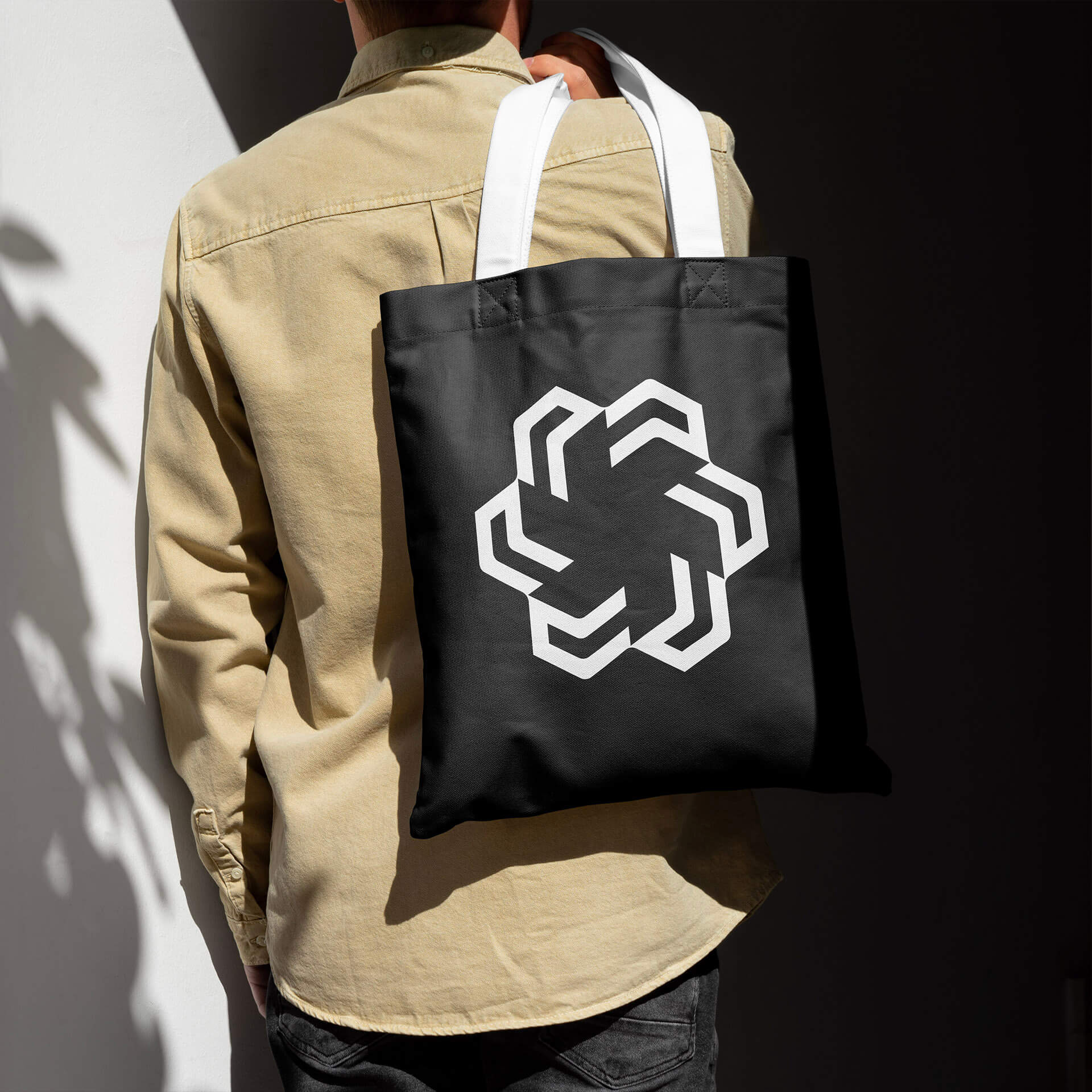 tote_new_square